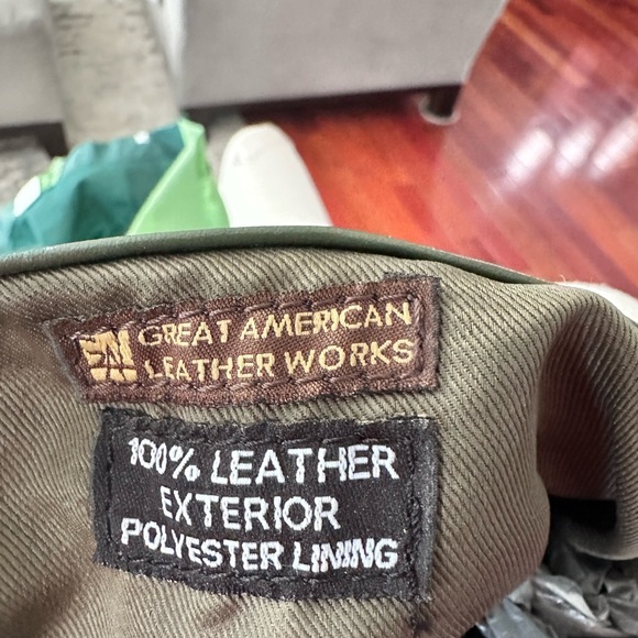 Great American Leather Works Crossbody - Picture 7 of 9